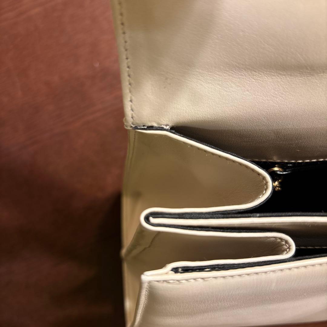 フェラガモ ガンチーニ トップハンドル 白 ショルダー付属 - メルカリ