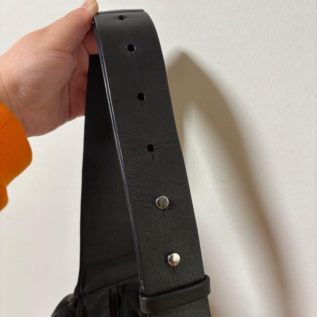 COS コス　レザープリーツベルトバッグ