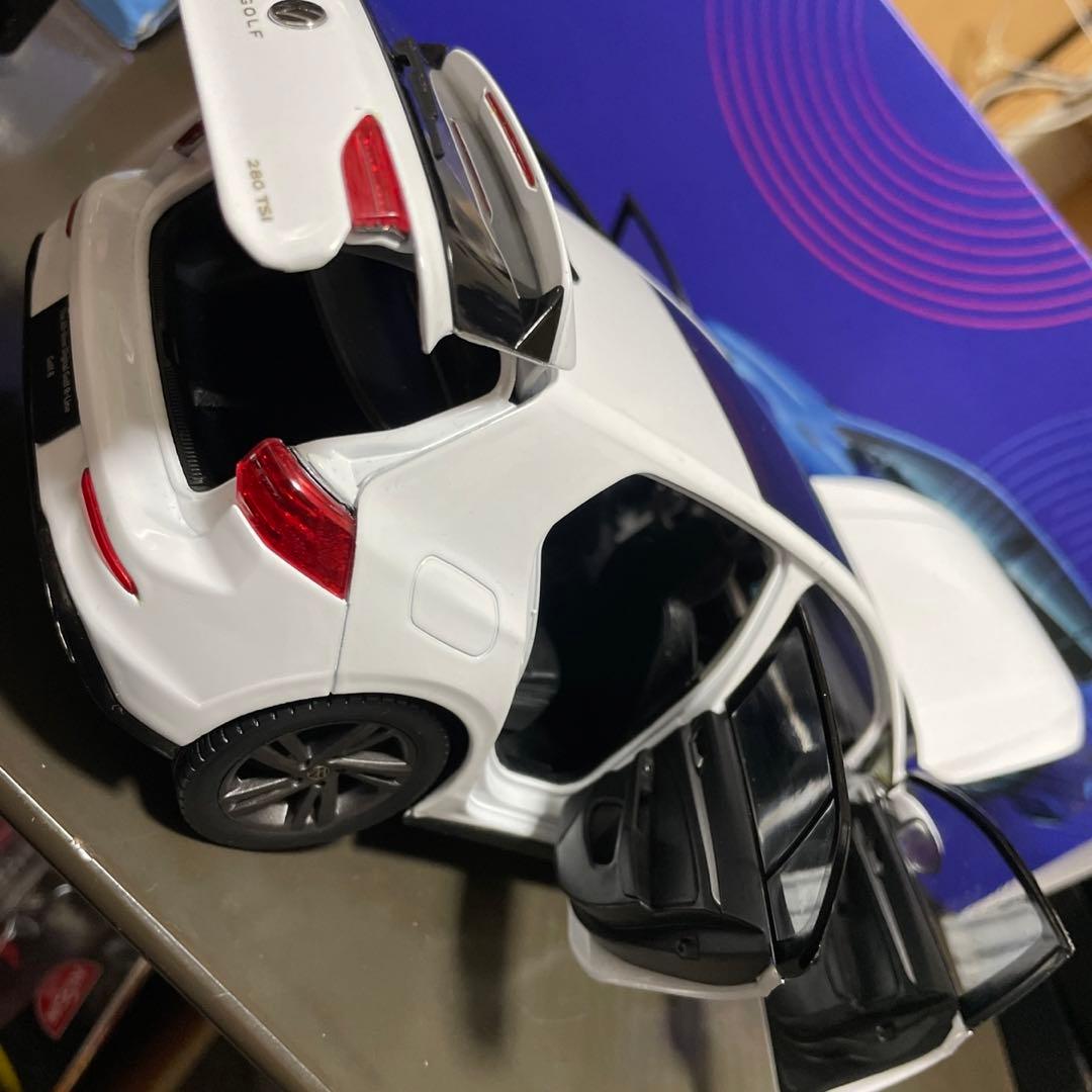 1/18 フォルクスワーゲン ゴルフ　GOLF Rライン？　ミニカー　箱付き