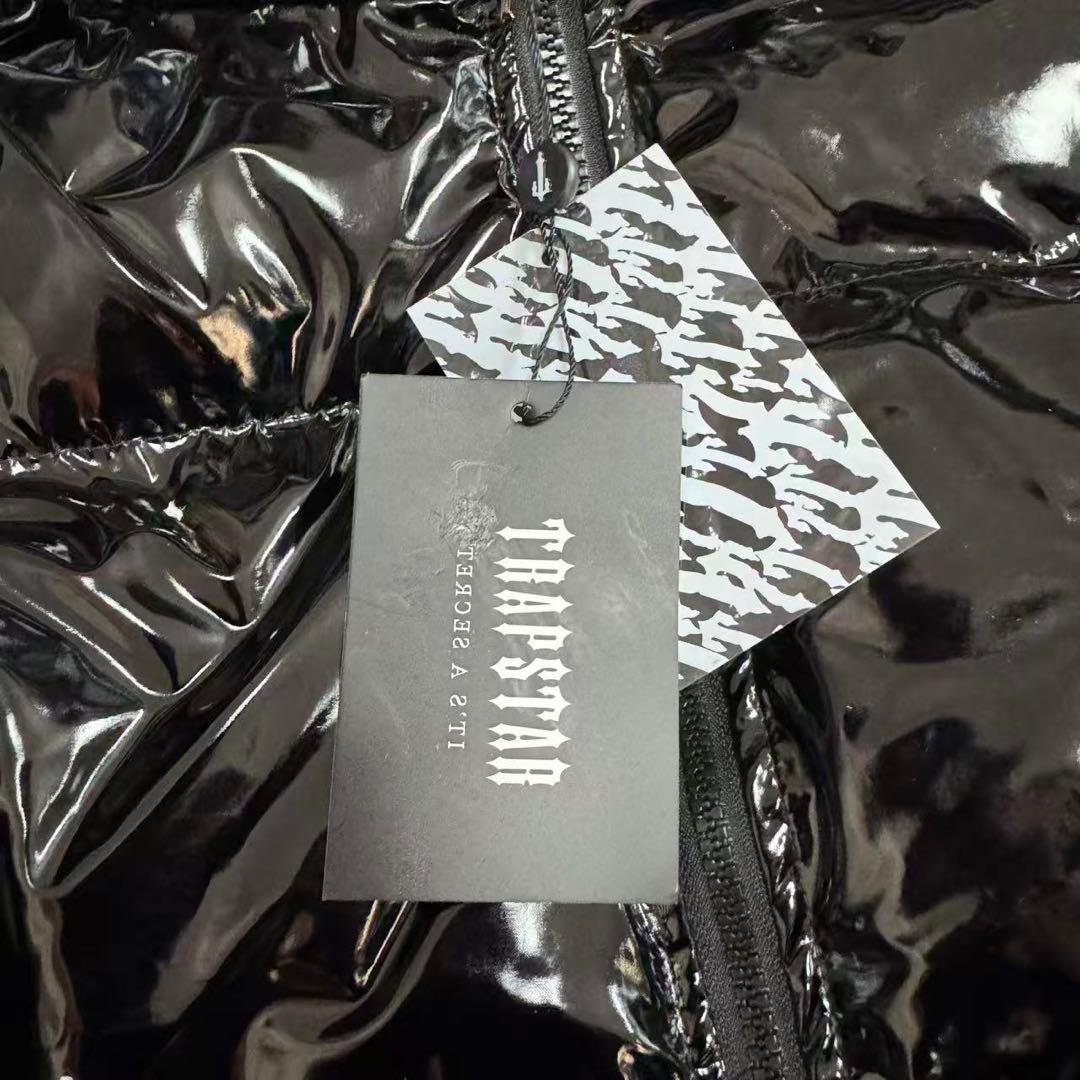 新品 TRAPSTAR 光沢ブラック ダウンジャケット Mサイズ r 激安