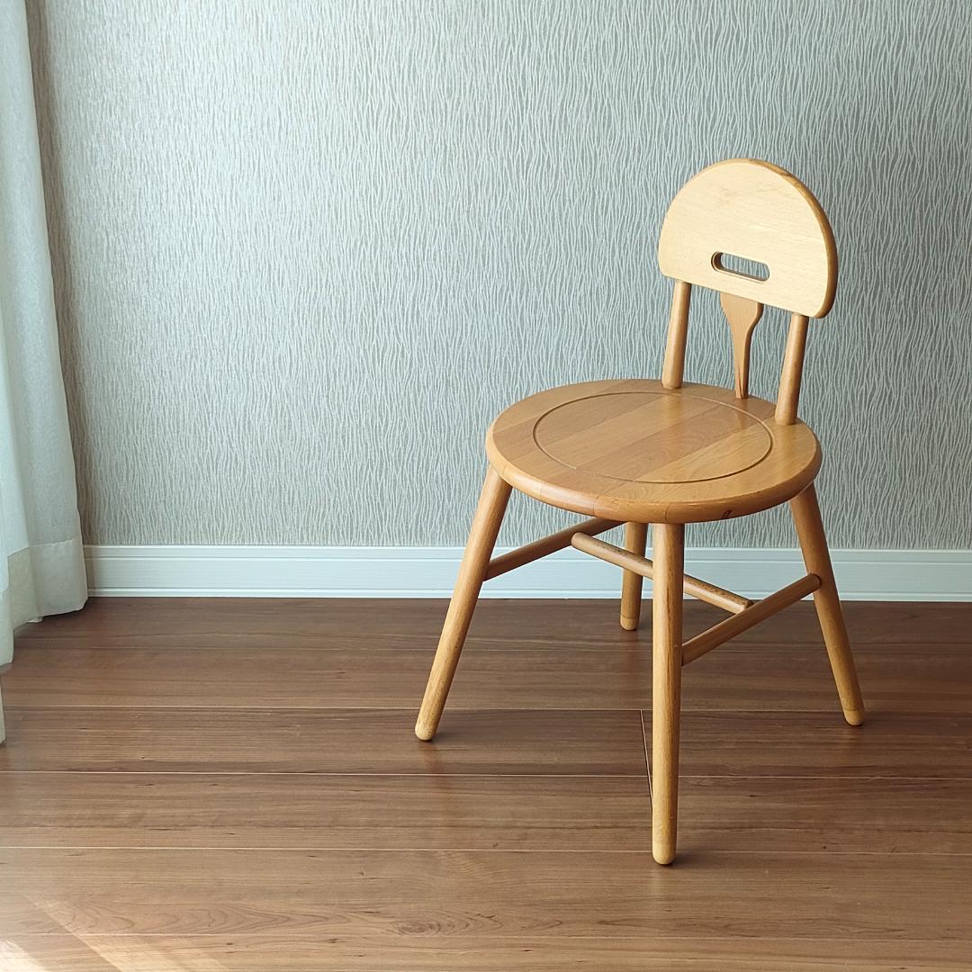 コイズミ　KOIZUMI　木製椅子　丸形　天然木　ダイニングチェア