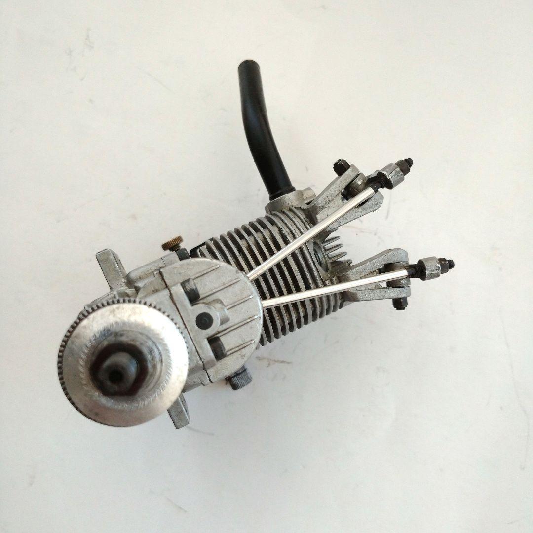 ラジコン飛行機 エンジン SAITO FA-40 4ストローク オープンロッカーの