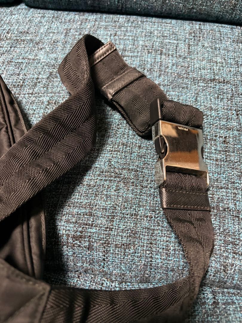 prada ショルダーバック