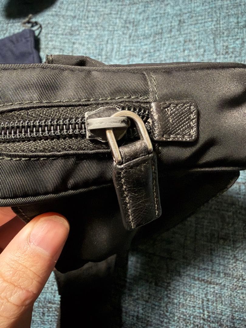 prada ショルダーバック