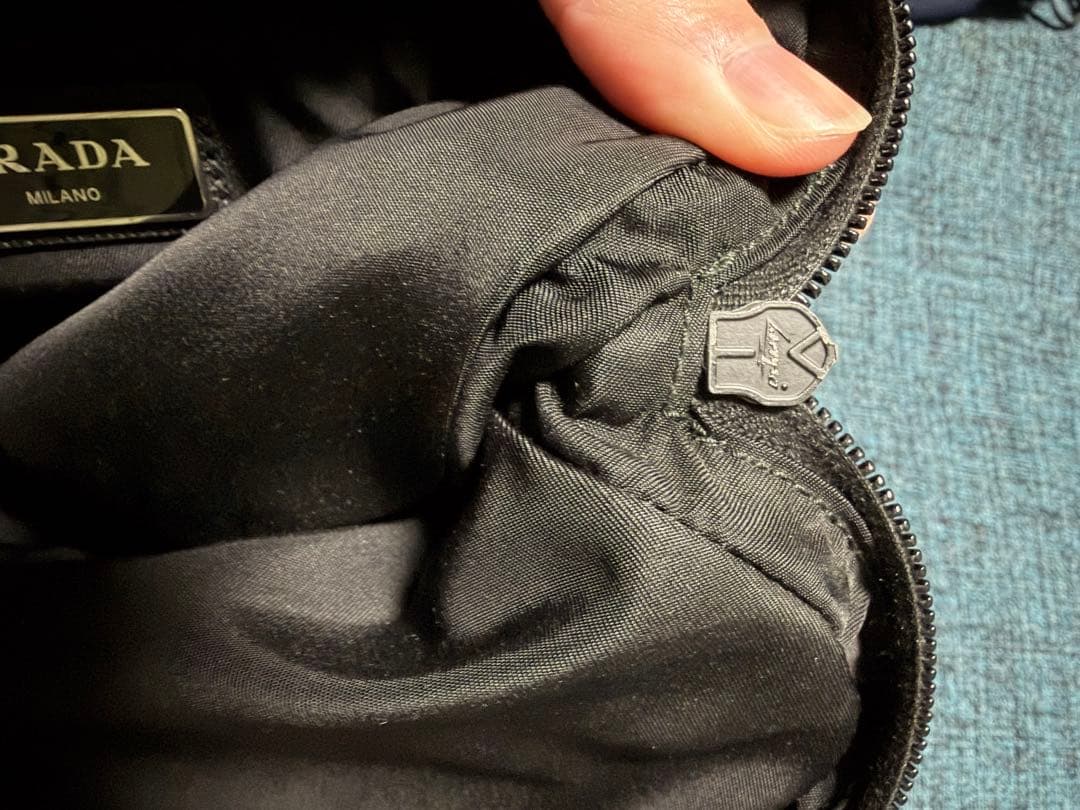 prada ショルダーバック