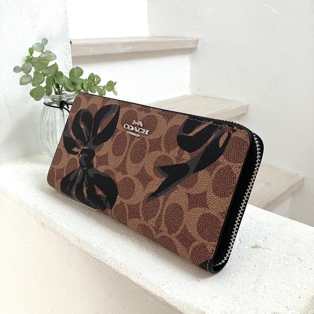 COACH フラワーパターン 長財布