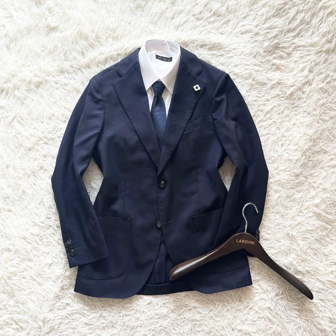 <美品>LARDINI ネイビー ウール ジャケット ブートニエール サイズ44 美品> LARDINI 新ロゴ ネイビー ウールジャケット ブートニエール44