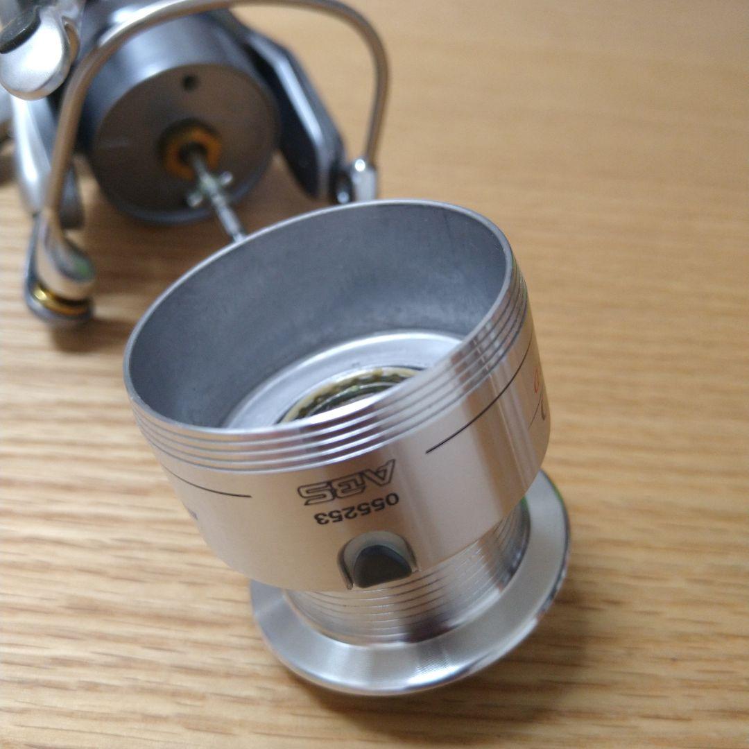 トライソ2500LBDスピニングリール（ ハンドルノブ：ウルクスミッド