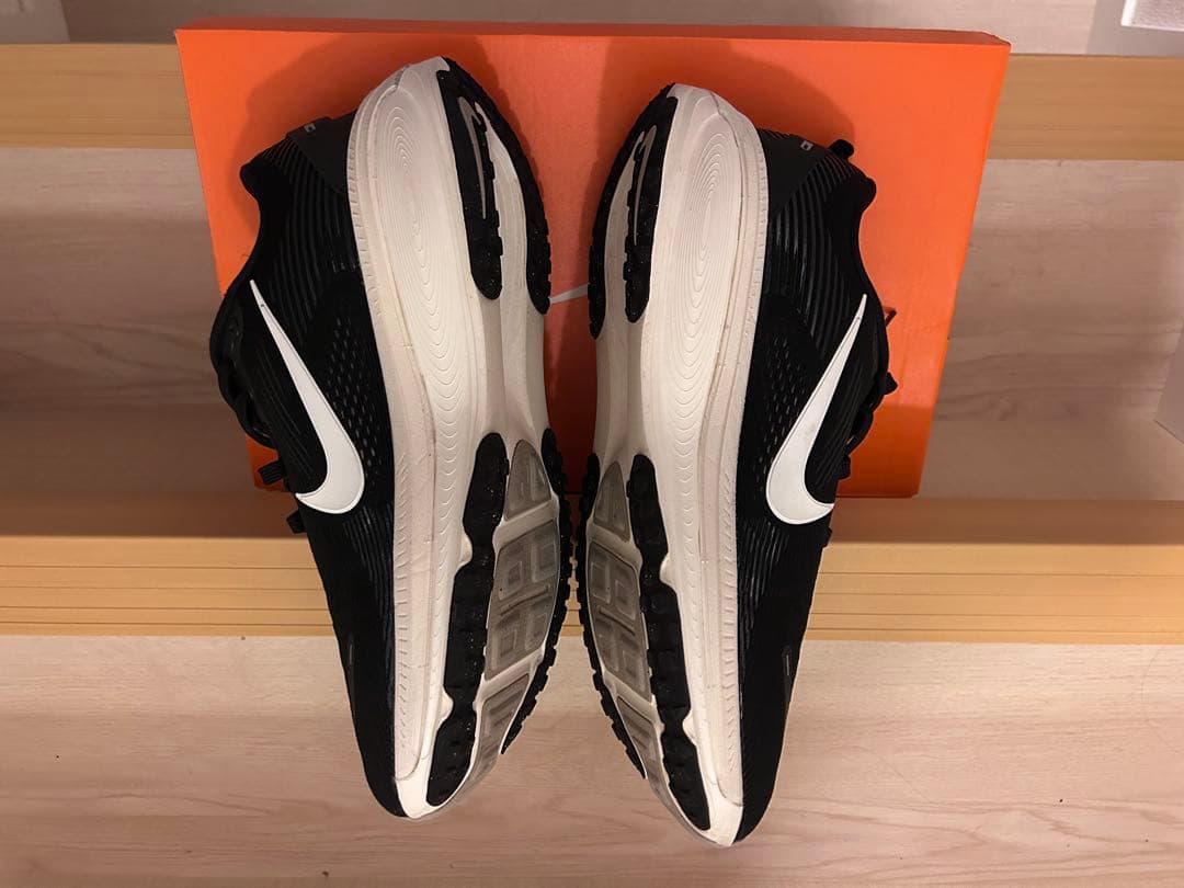 Nike ZoomX ブラック/ホワイト スニーカー