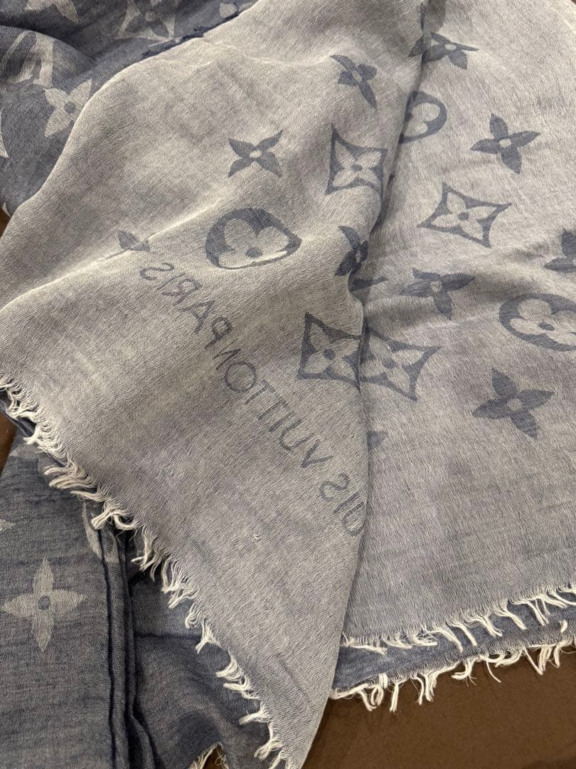 LOUIS VUITTON ビッグロゴストール