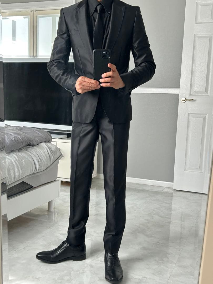 VANQUISH XS165cm 55kg前後に合うス 黒いスリムフィットスーツ