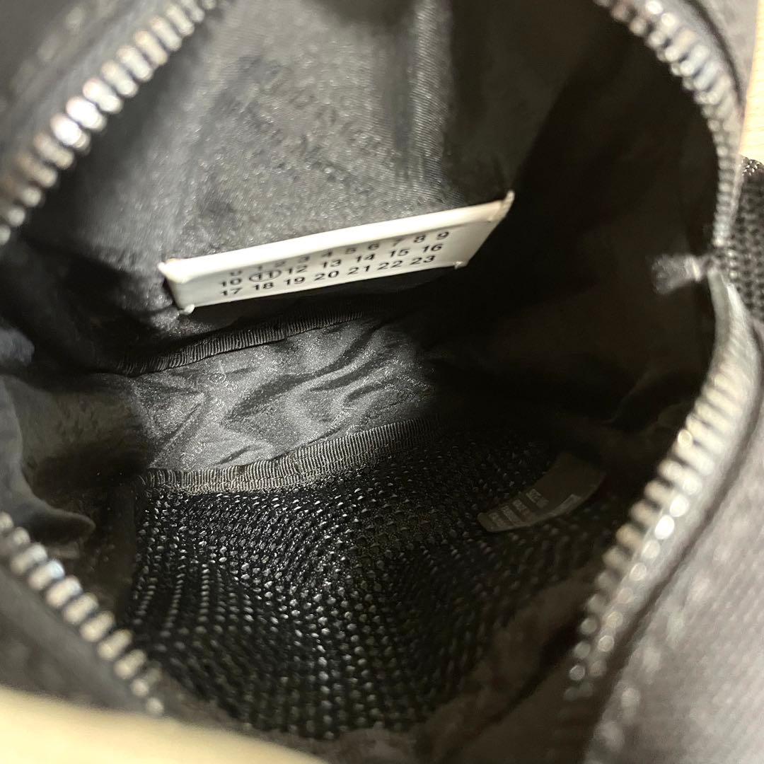 未使用・超格安/メゾンマルジェラ　ショルダーバッグ　4ステッチ　ナイロン　黒