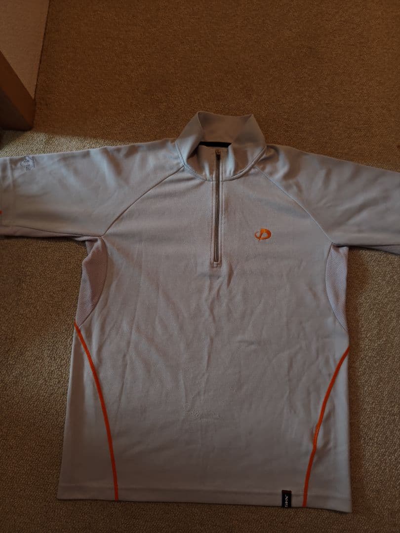 phiten　赤黒グレーシャツ３枚　デサントコラボ　ジップアップ