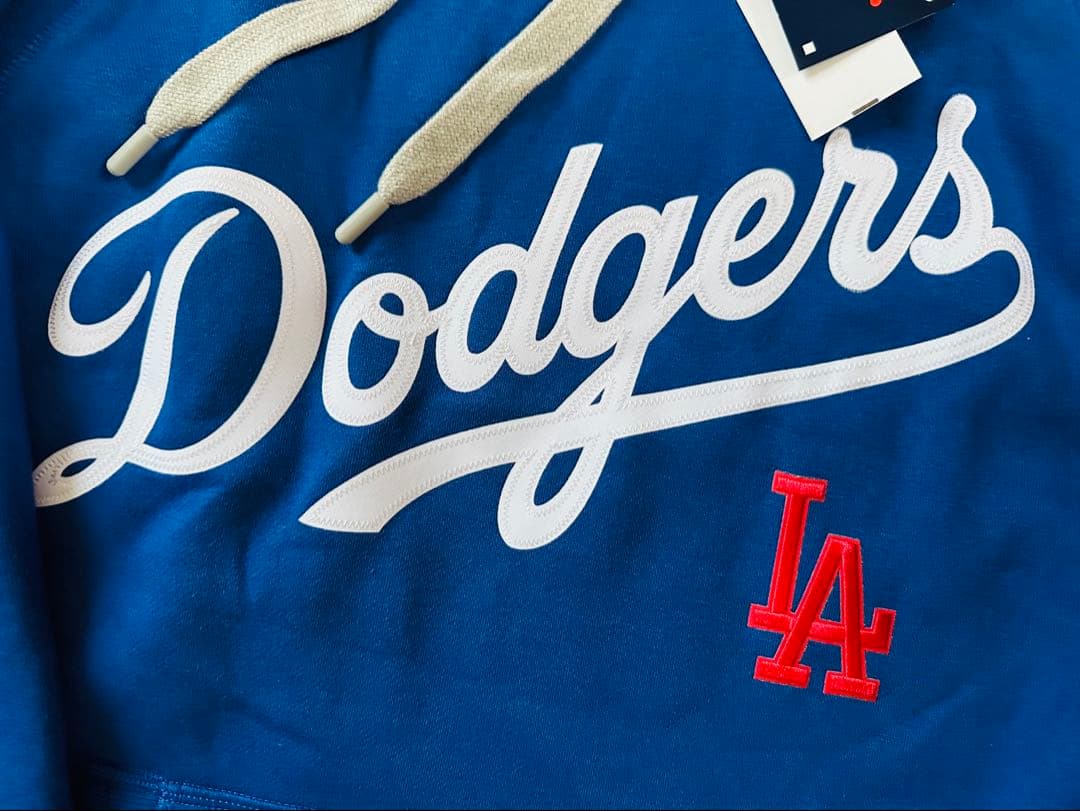 ㊗️優勝❣️現地購入❣️ドジャース 公式 トレーナー スウェット