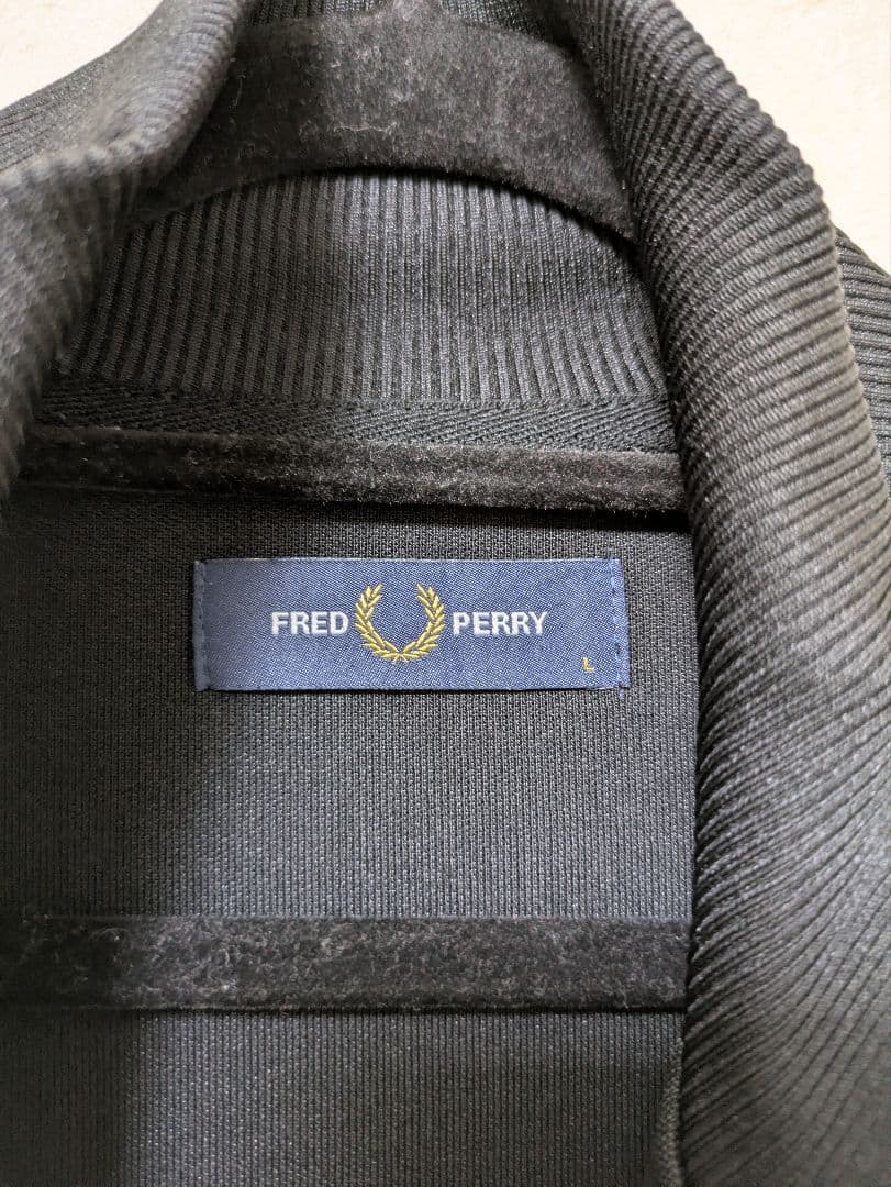 FRED PERRY トラックジャケット ブラック