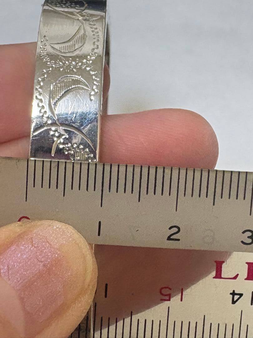 シルバー エングレーブ バングル