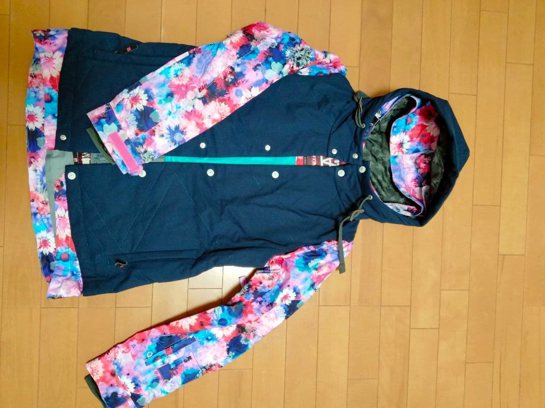 使用回数1回☆ESTIVO✕ROXYウェア☆値下げ交渉可 ロキシー