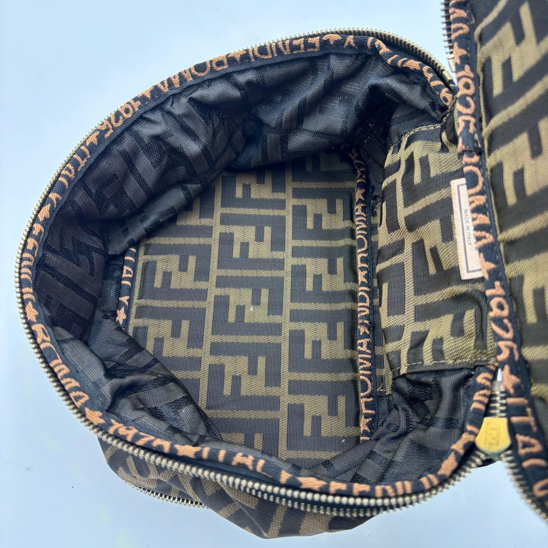 FENDIフェンディ ズッカ柄 バニティバッグ キャンバス ポーチ 折り畳み可