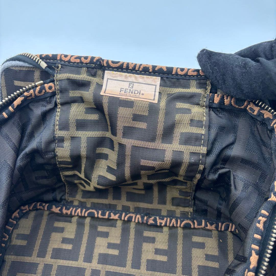 FENDIフェンディ ズッカ柄 バニティバッグ キャンバス ポーチ 折り畳み可