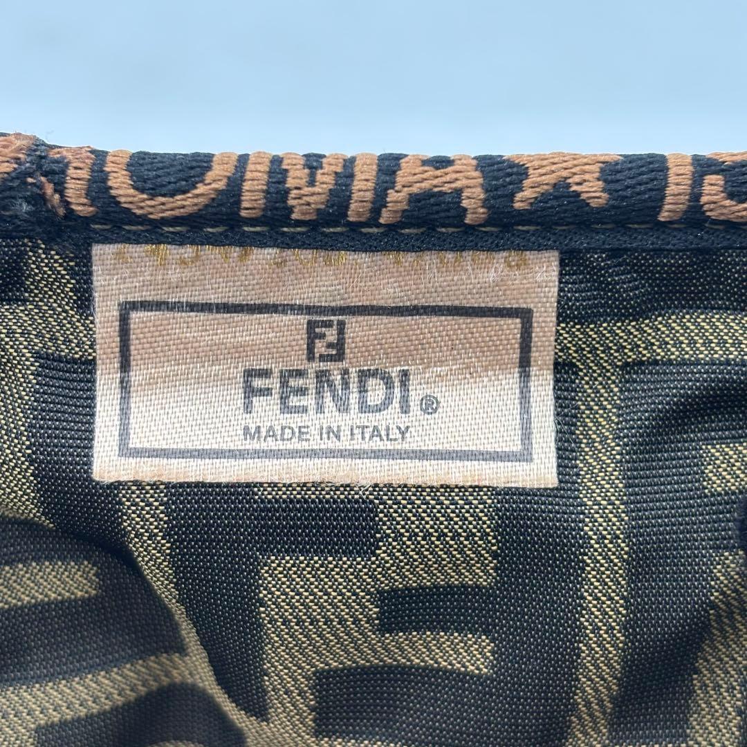 FENDIフェンディ ズッカ柄 バニティバッグ キャンバス ポーチ 折り畳み可