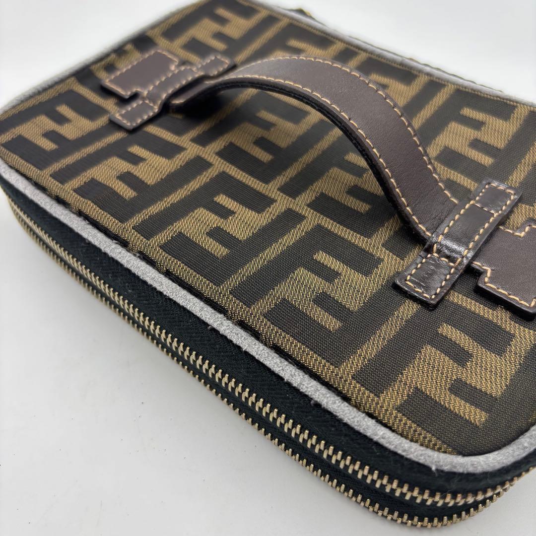 FENDIフェンディ ズッカ柄 バニティバッグ キャンバス ポーチ 折り畳み可