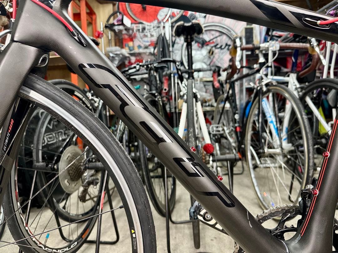 フルカーボン激レア車フェルト FELT Z1基本分解発送送料無料！完成車配送も！