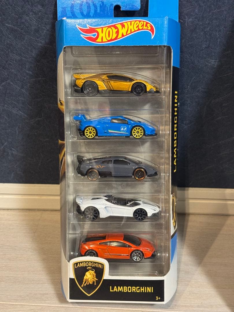 Hot Wheels ホットウィール5パック 3個セット。