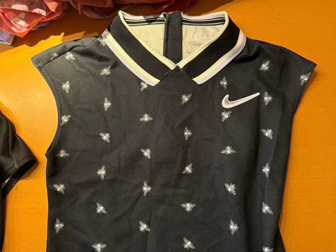 【Nike 】ブラック蜂刺繍トップス2点と花柄スカートセット