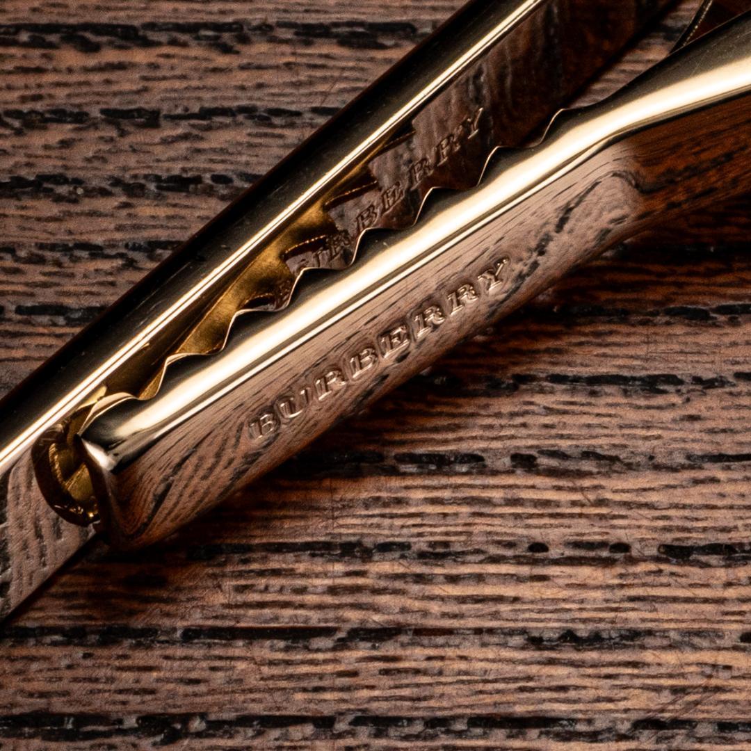 英国王室御用達】 バーバリー 精密彫金 ネクタイピン Burberry