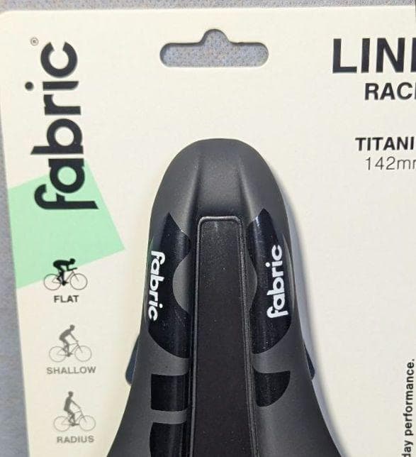 fabric line-s race flat チタンレール　サドル