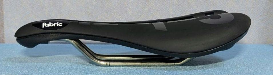 fabric line-s race flat チタンレール　サドル