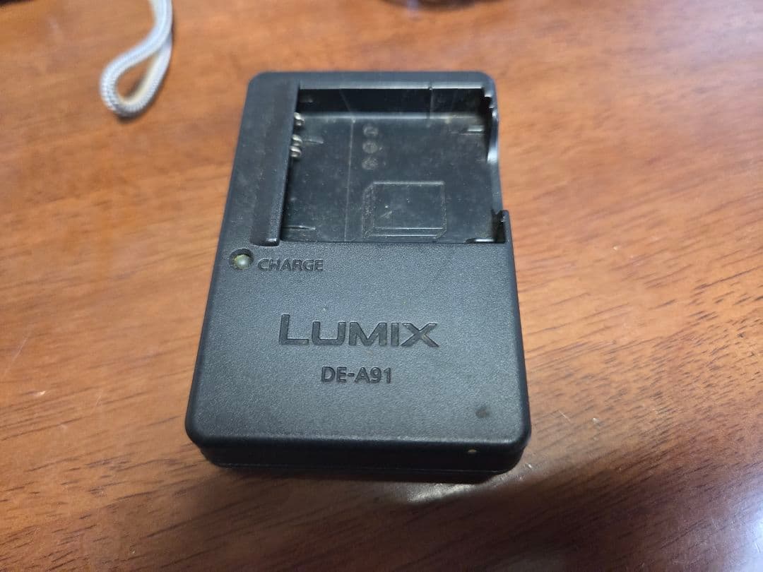 LUMIX 16メガピクセル コンパクトデジタルカメラ　DMC-FH7