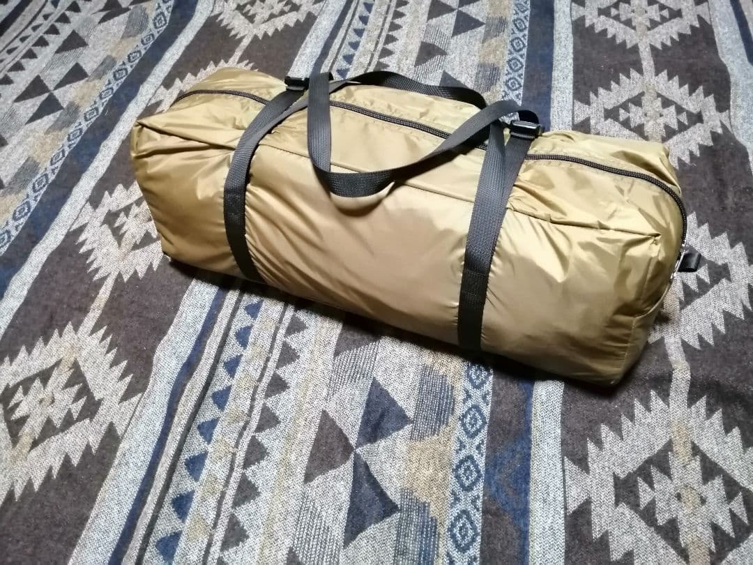 試し張りのみ　煙突ポート付きテント 薪ストーブ使用可