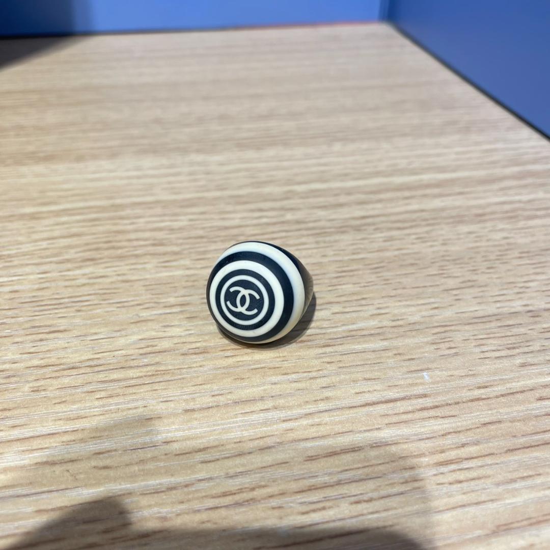 CHANEL シャネル ヴィンテージ ココマーク プラスチック チング 刻印