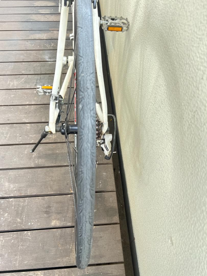 GIOSクロスバイク AMPIO ホワイト 18段変速 700c 引取専用 GIOS