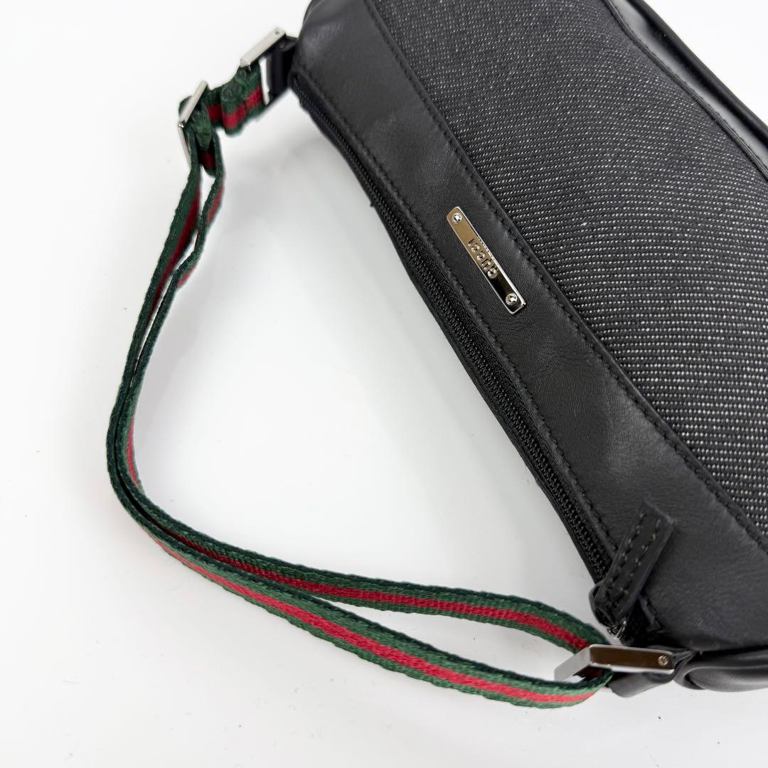 【極美品】グッチ シェリーライン アクセサリーポーチ レザー ロゴプレート 黒