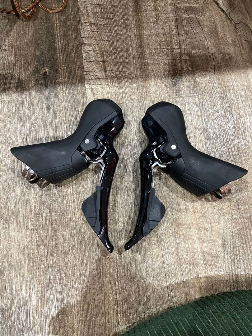 Shimano 105 ST-R7025 STIシフター　2×11s