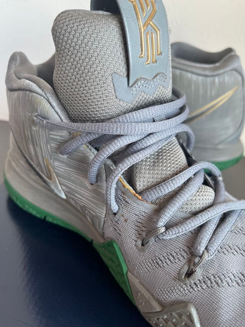 kyrie カイリー4 ナイキ　nike 28.5cm