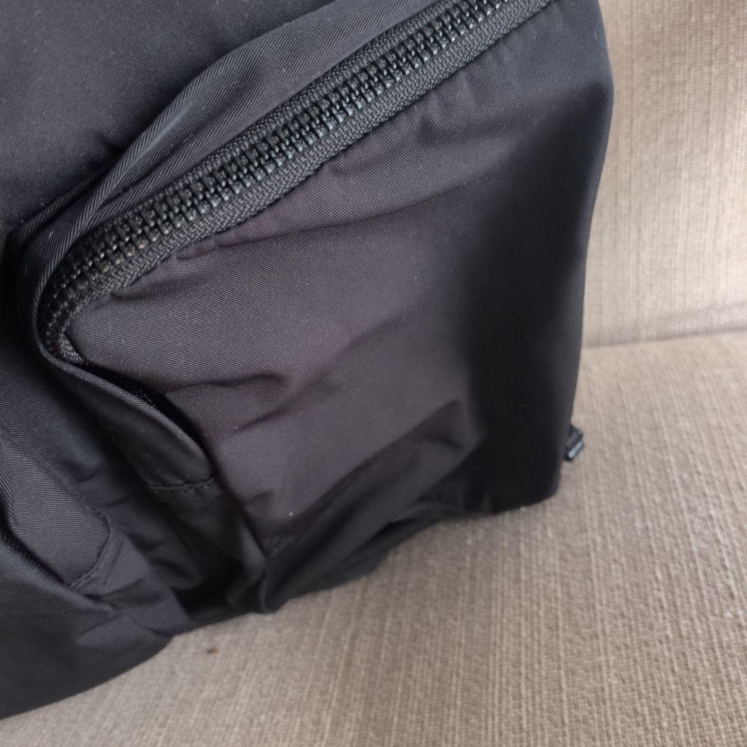 アミアカルヴァ ナイロン製黒リュック・バックパック