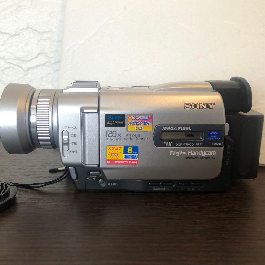 【USED】Sony DCR-TRV20 ビデオカメラ　専用チャージャー付き