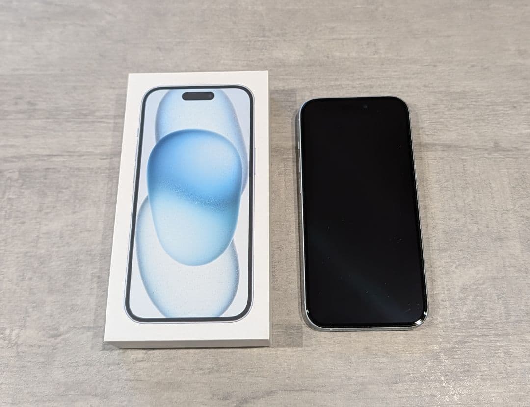 iPhone15 ブルー 128gb おまけ付き - メルカリ
