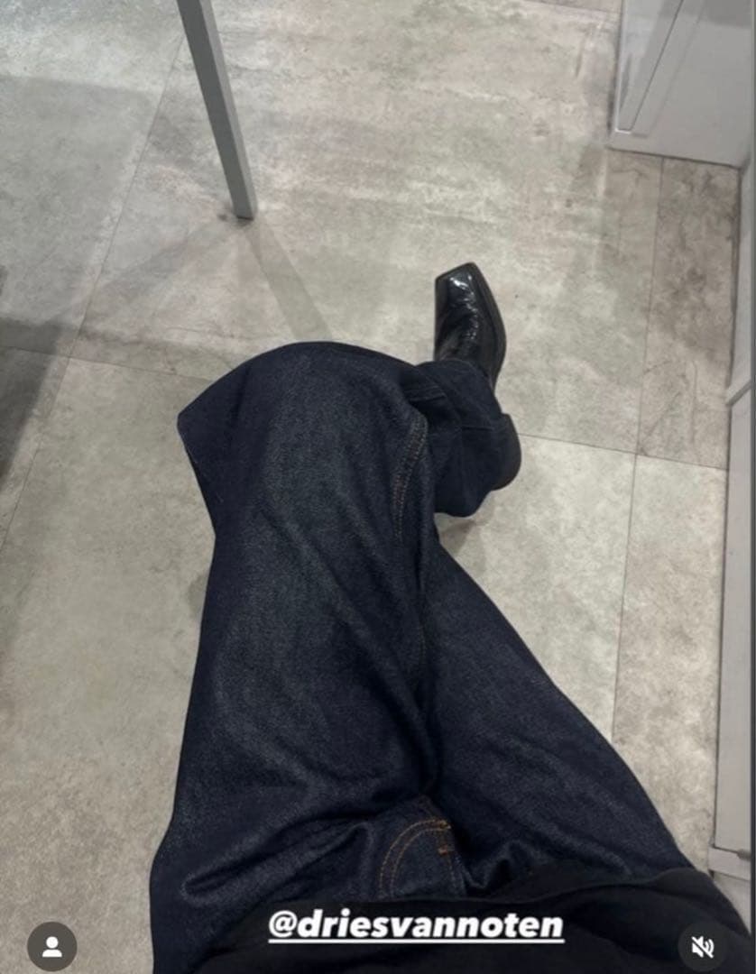 [レア］DRIES VAN NOTEN ネイビーストレートジーンズ