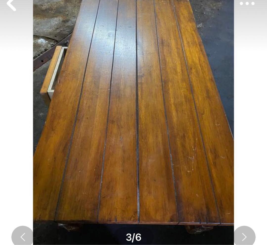 アジアン　テーブル