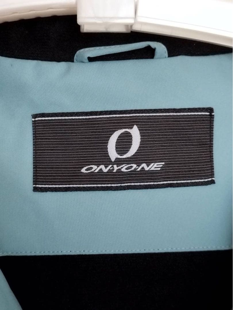 ON-YO-NE 水色 フード付きスキーウェア