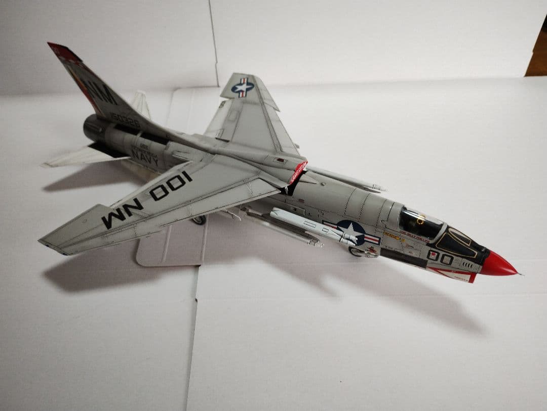 プラモデル完成機　1/48　F-8Eクルーセイダー