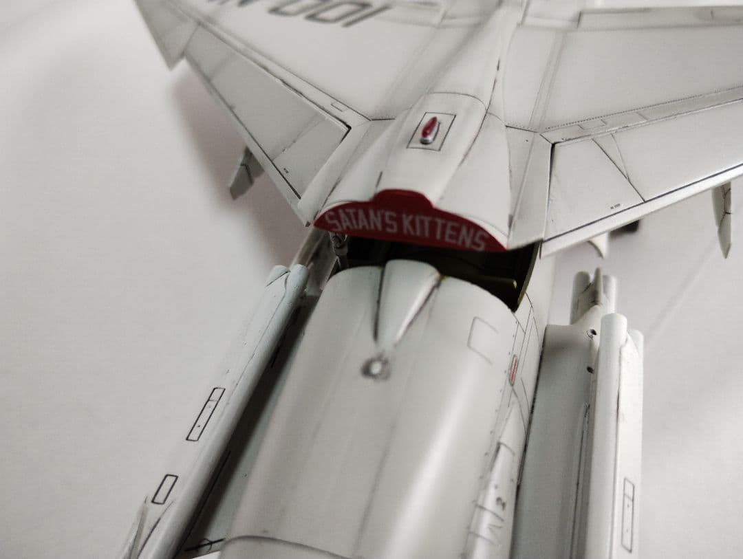 プラモデル完成機　1/48　F-8Eクルーセイダー