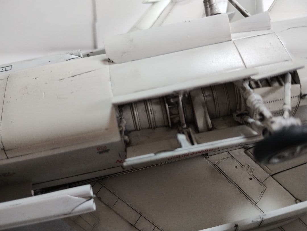 プラモデル完成機　1/48　F-8Eクルーセイダー