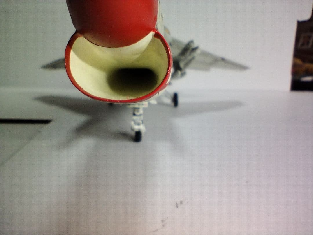 プラモデル完成機　1/48　F-8Eクルーセイダー