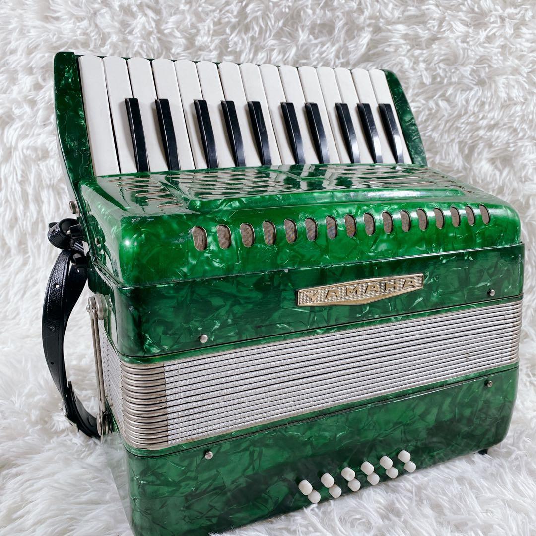 ヤマハ アコーディオン 25鍵盤 専用ケース付き 音出しOKレトロ、現状