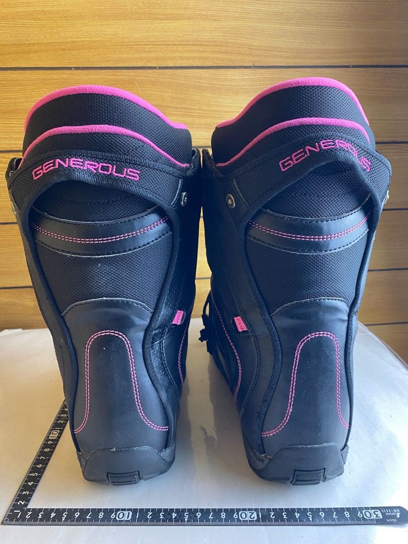 美品！ キスマーク ボア 28cm GENEROUS M10 スノーボードブーツ